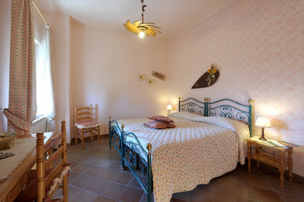 Agriturismo Podere Poggio Ai Cieli San Gimignano Habitación foto