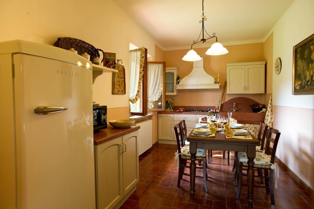 Agriturismo Podere Poggio Ai Cieli San Gimignano Habitación foto