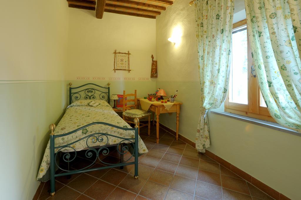 Agriturismo Podere Poggio Ai Cieli San Gimignano Habitación foto