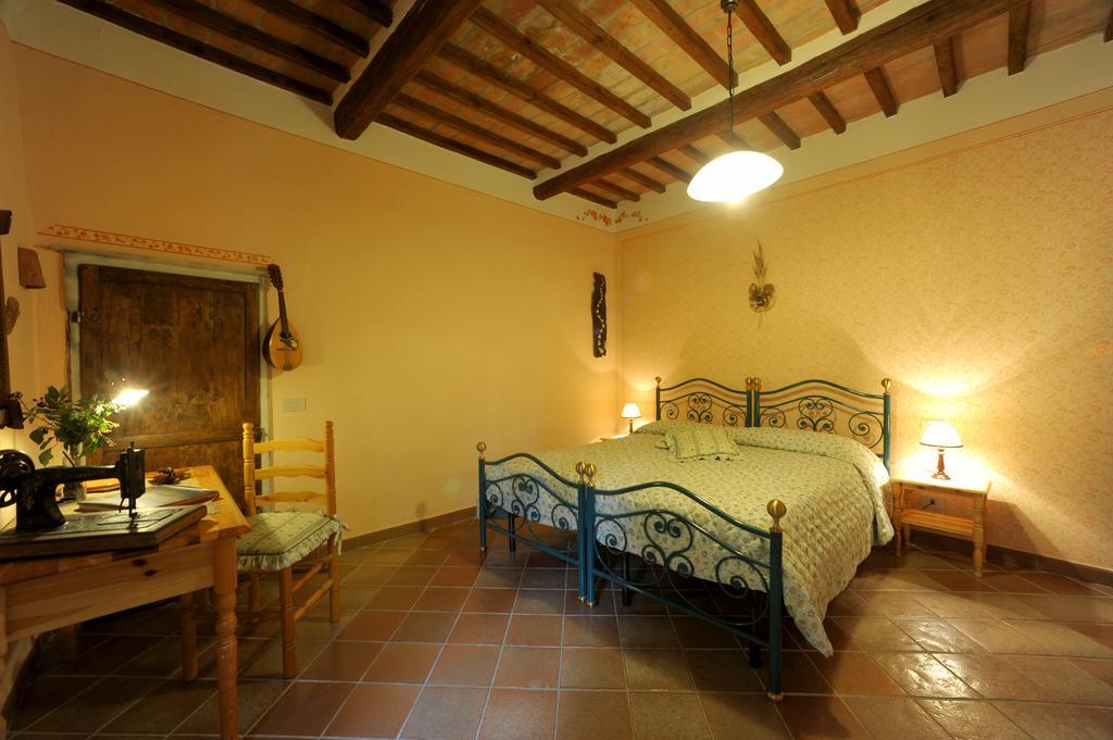 Agriturismo Podere Poggio Ai Cieli San Gimignano Habitación foto